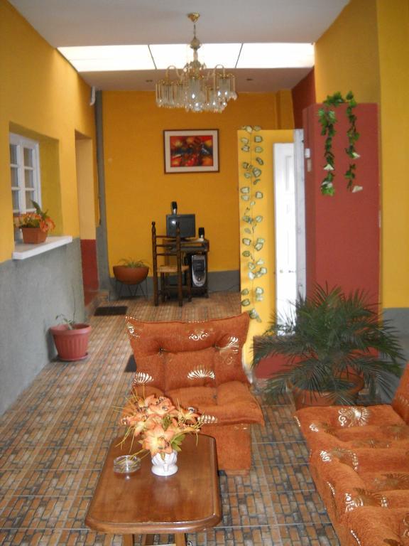 Hostal Isidoros - Terminal De Buses La Paz Exterior photo