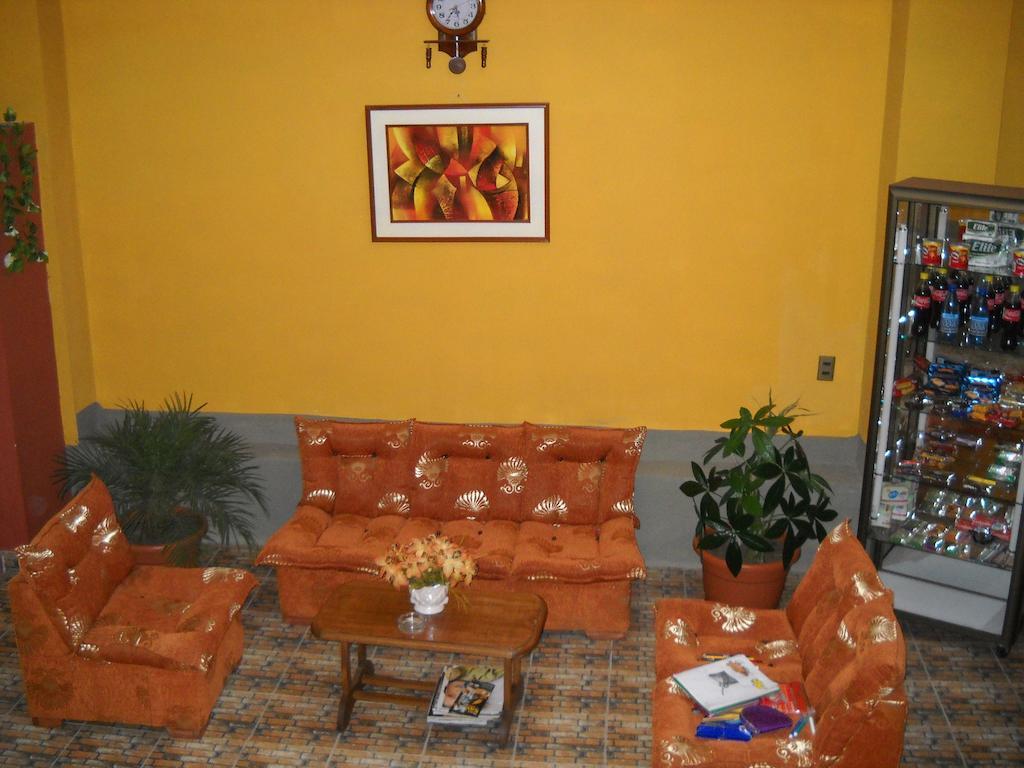 Hostal Isidoros - Terminal De Buses La Paz Exterior photo